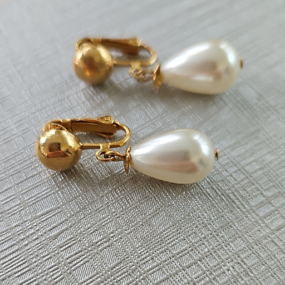 Vtg Pearl Drop Earrings - Picture 3 of 4